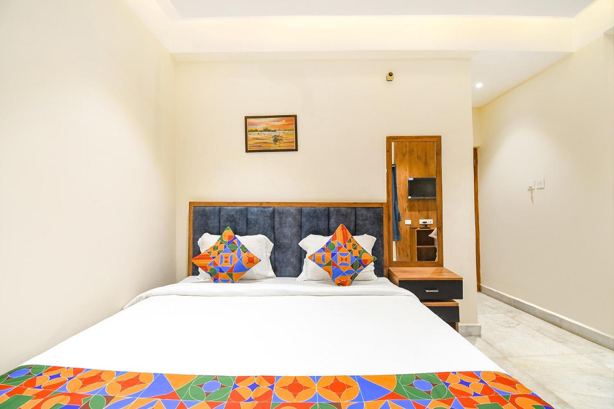 Fabhotel Prime The Golden Plaza - Nr Tarapith Temple Экстерьер фото